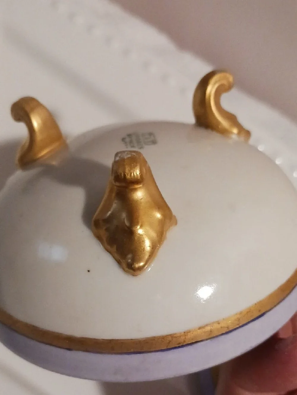 Limoges White Porcelain Violet Flower Design Trinket Box with Gold Trim &  Feet